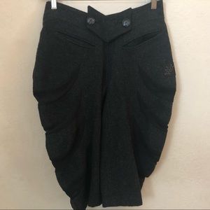 Bio politics soft wool capris dark grey